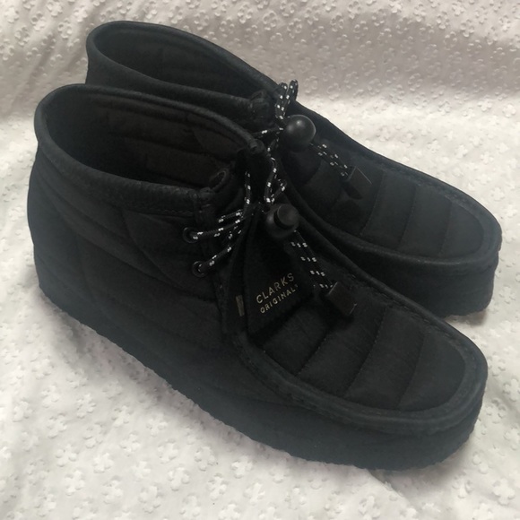 Clarks Wallabee Black Quilted Boots size 10 - Picture 12 of 12